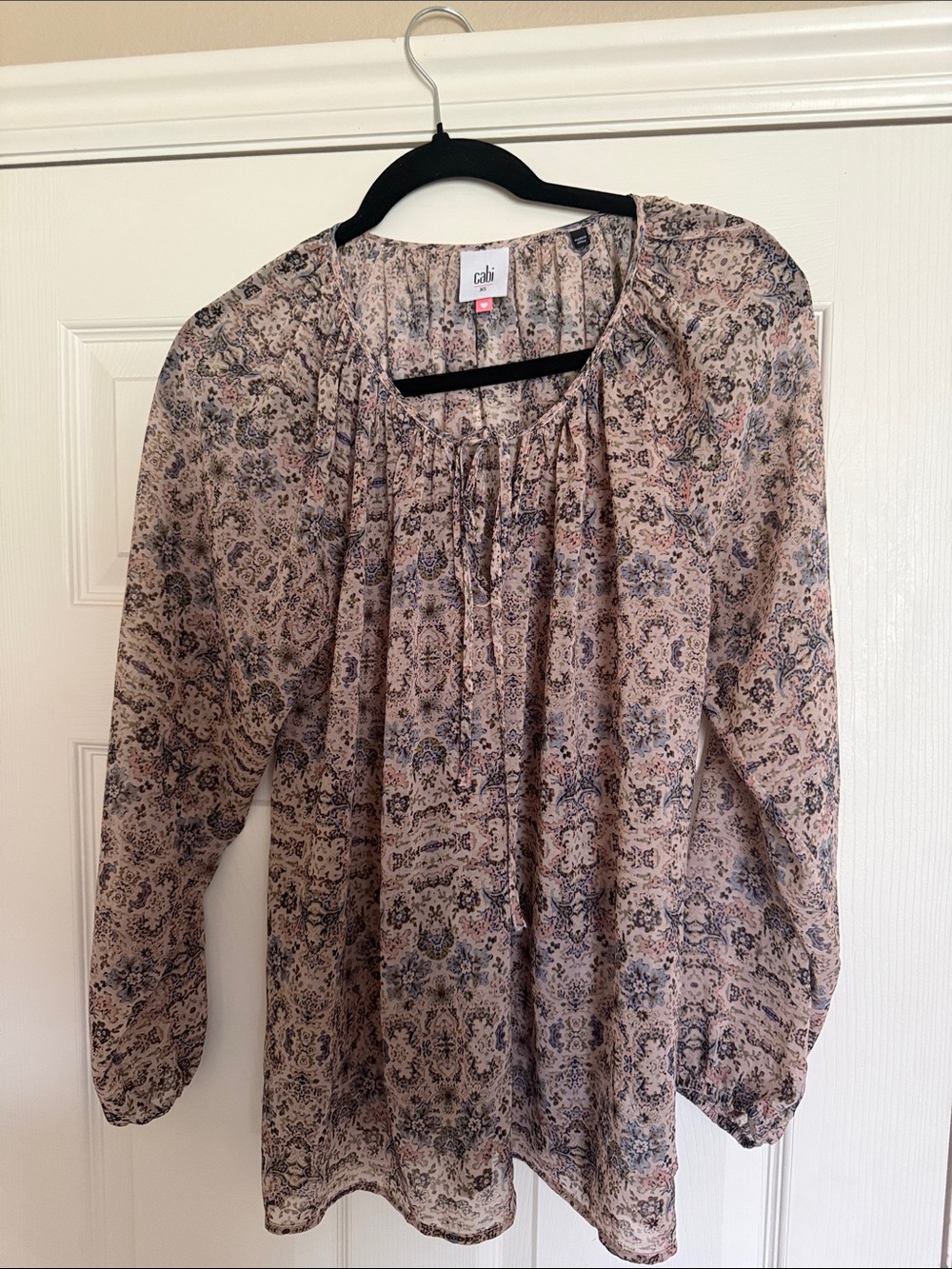 Cabi blouse. Size XS.
